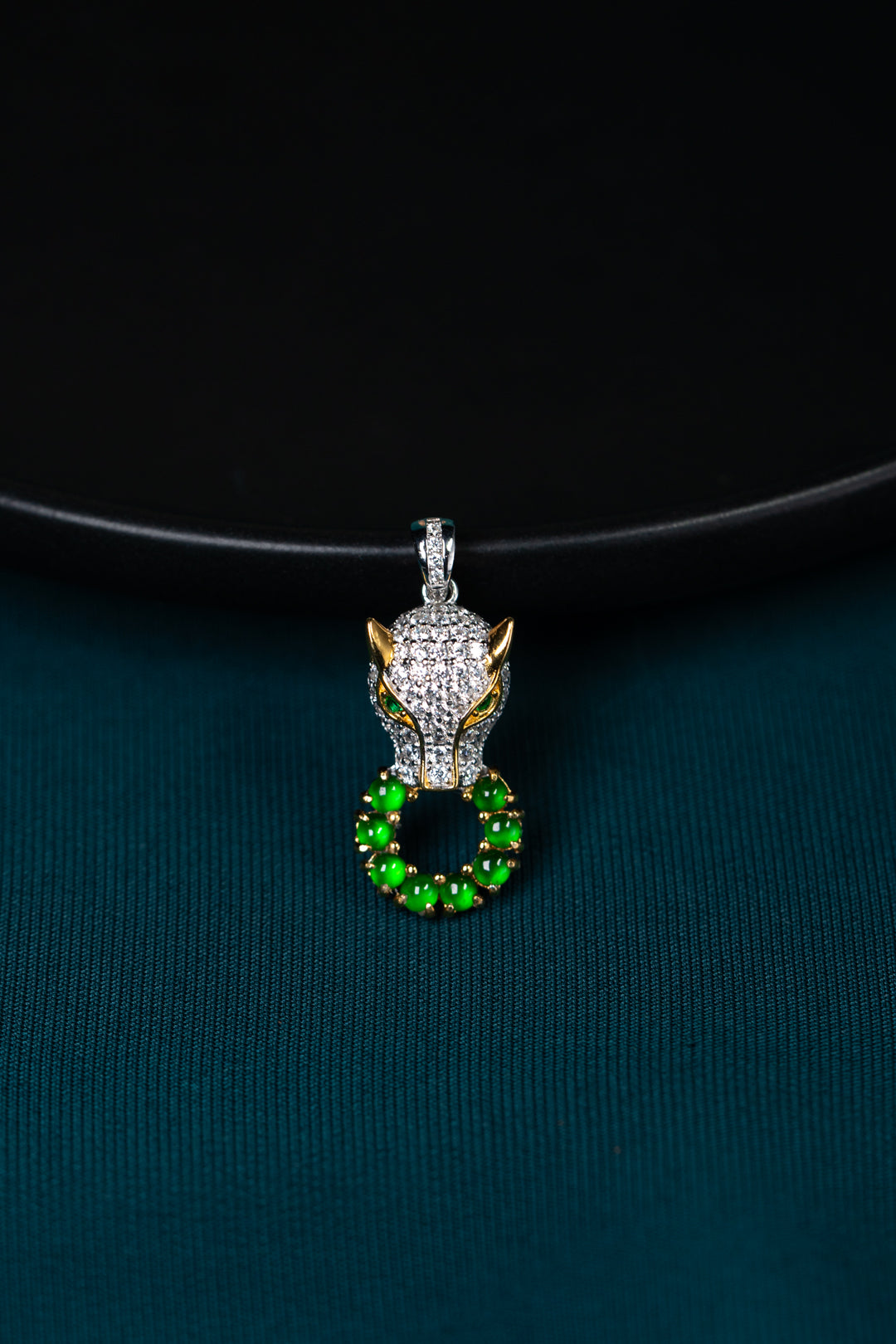 Leopard Head Circular Pendant Necklace