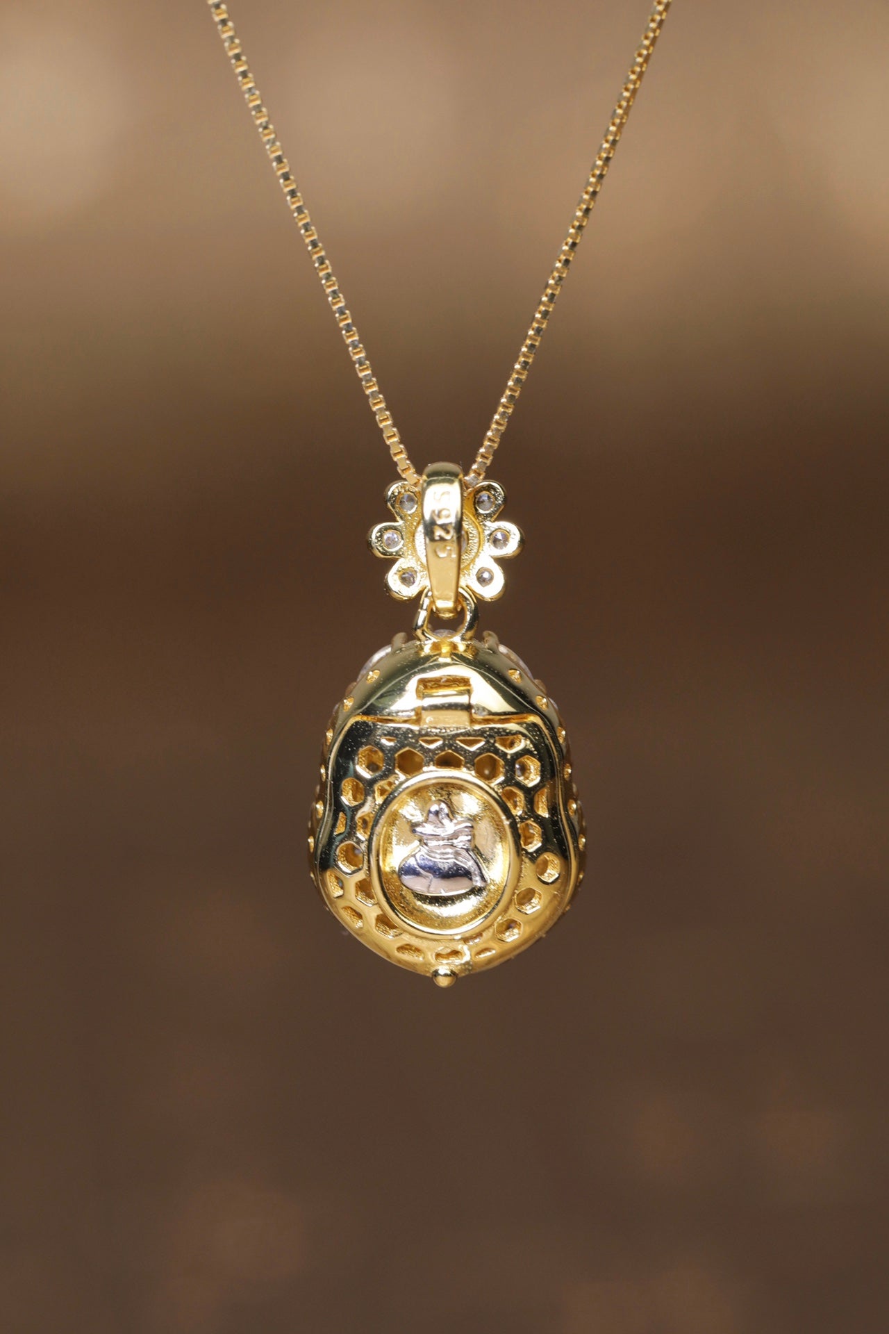 Diamond-Set Gold Gourd Pendant Necklace