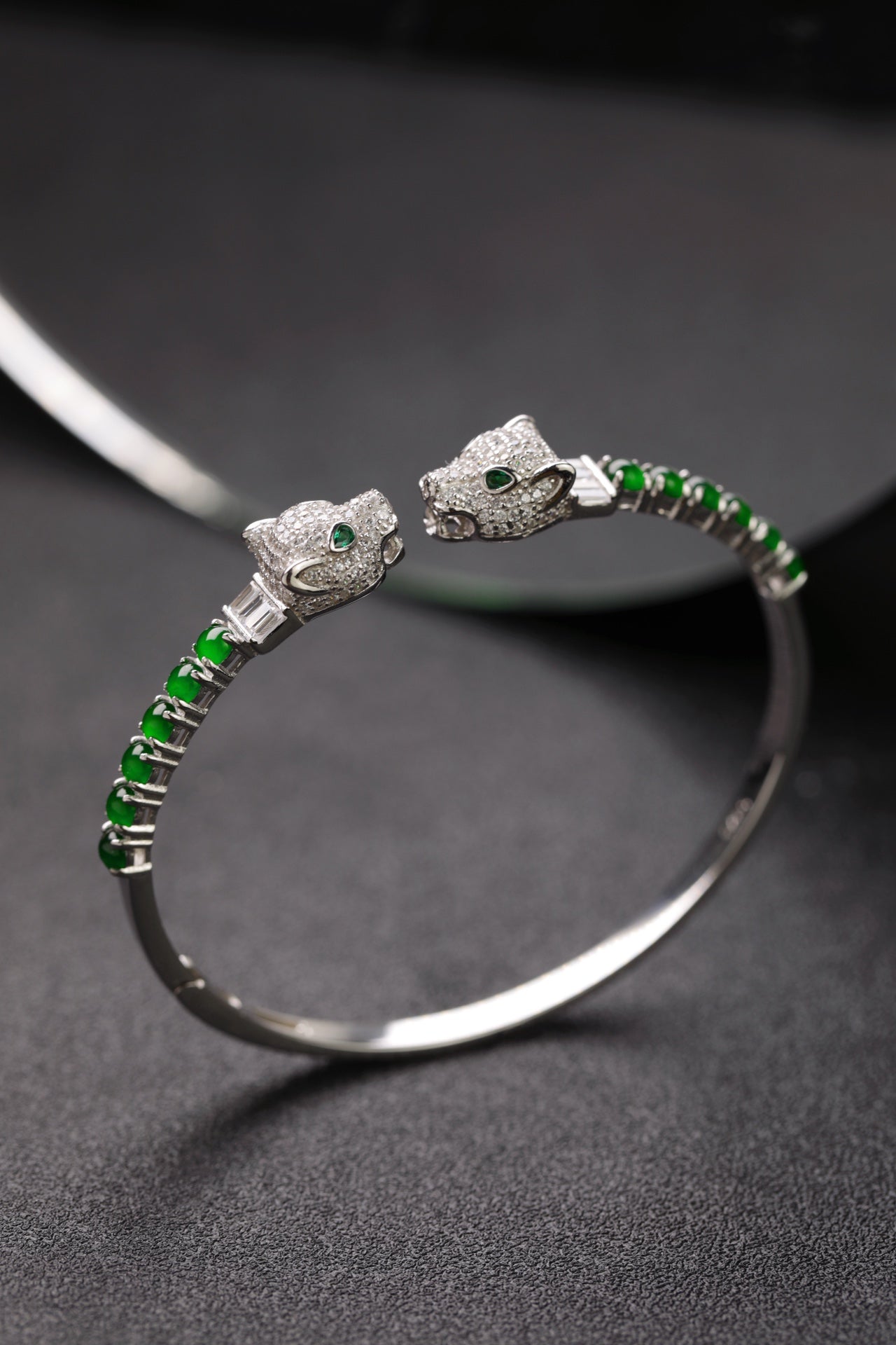 Double Leopard Head Bangle with Green Jade | Jekira