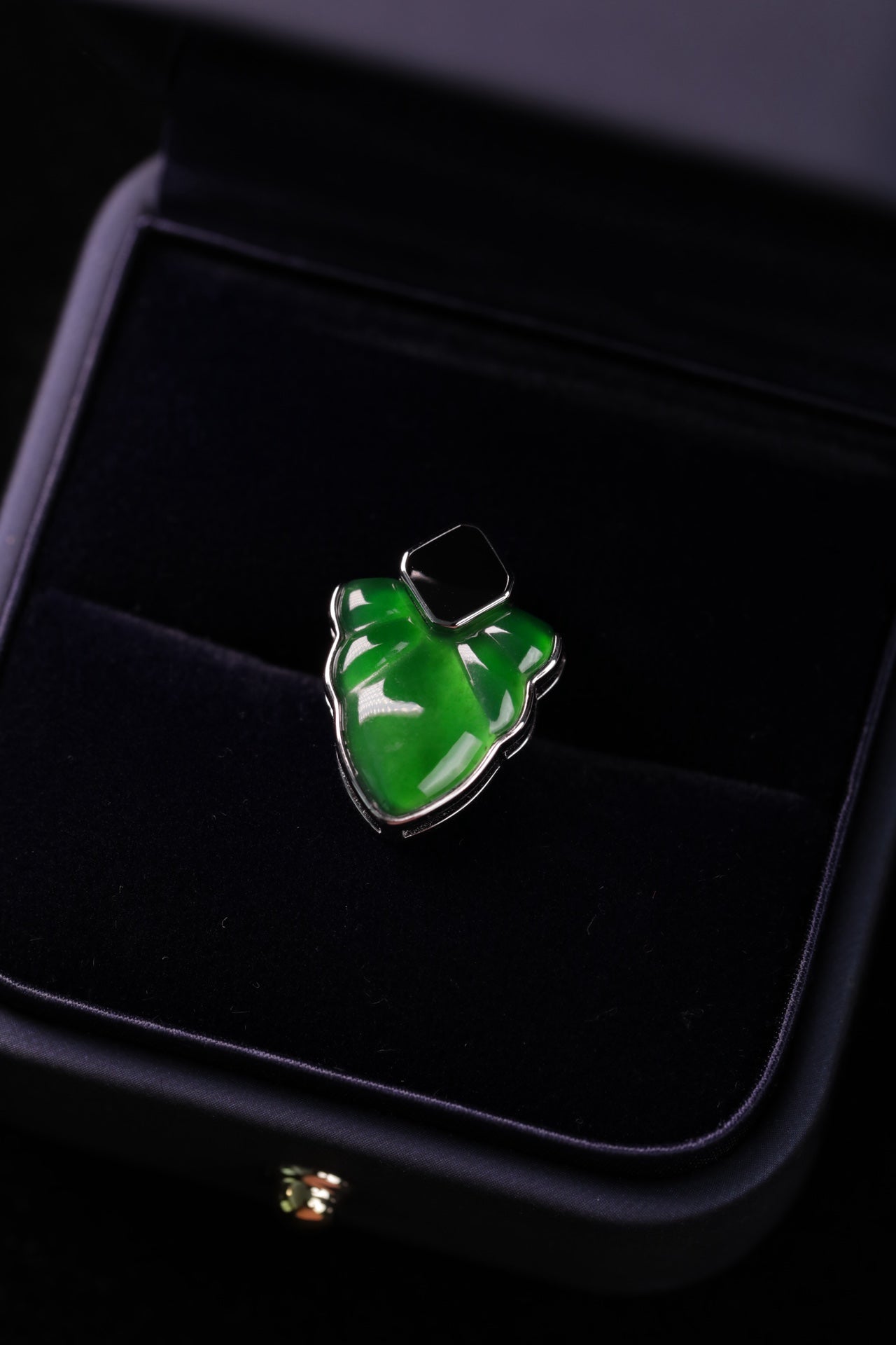 Obsidian & Green Jade Leaf Pendant | Jekira