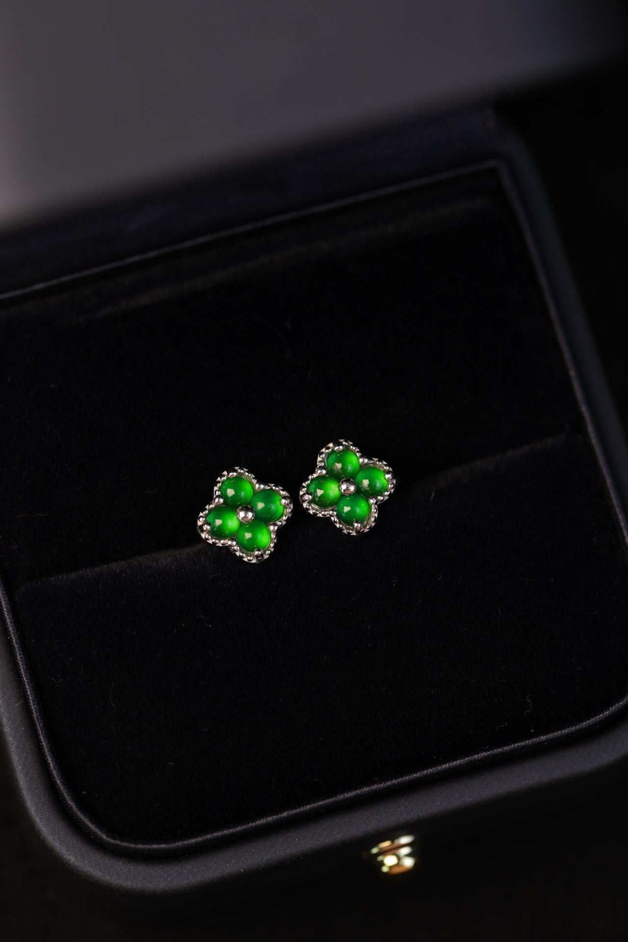 Lucky Clover Jade Stud Earrings in Silver | Jekira