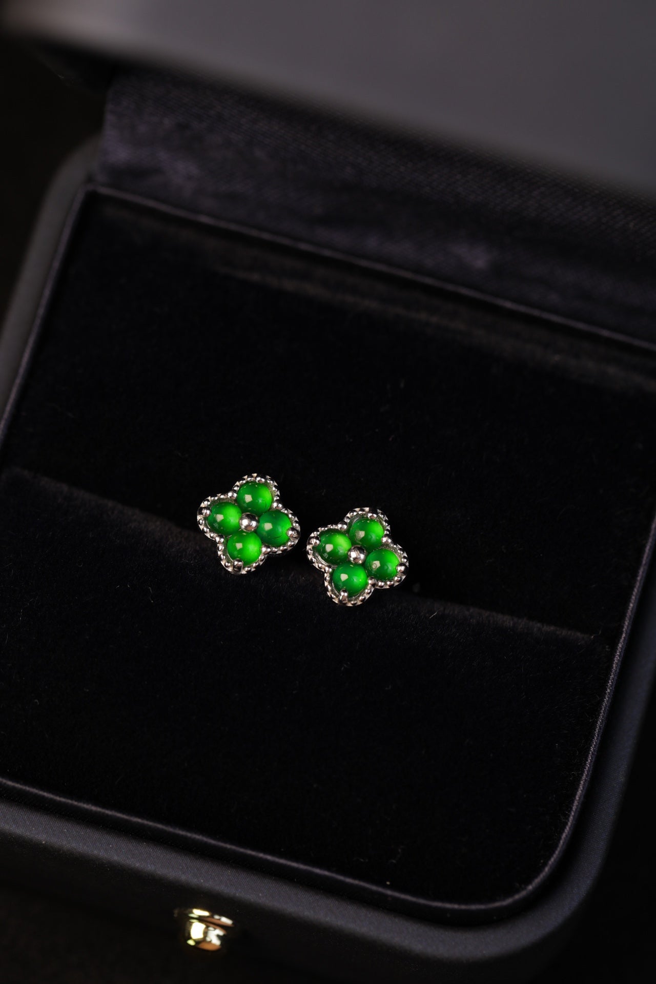 Lucky Clover Jade Stud Earrings in Silver | Jekira