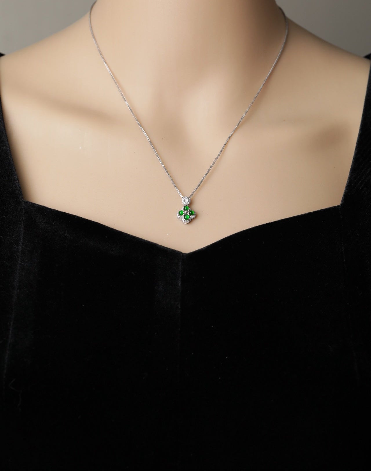 Lucky Clover Jade Necklace in Silver | Jekira