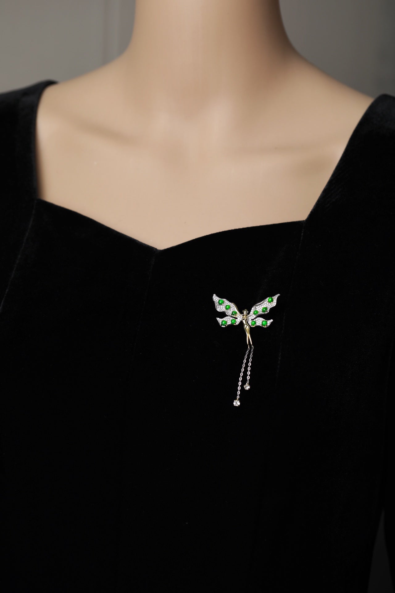 Fairy Jade Tassel Brooch | Jekira