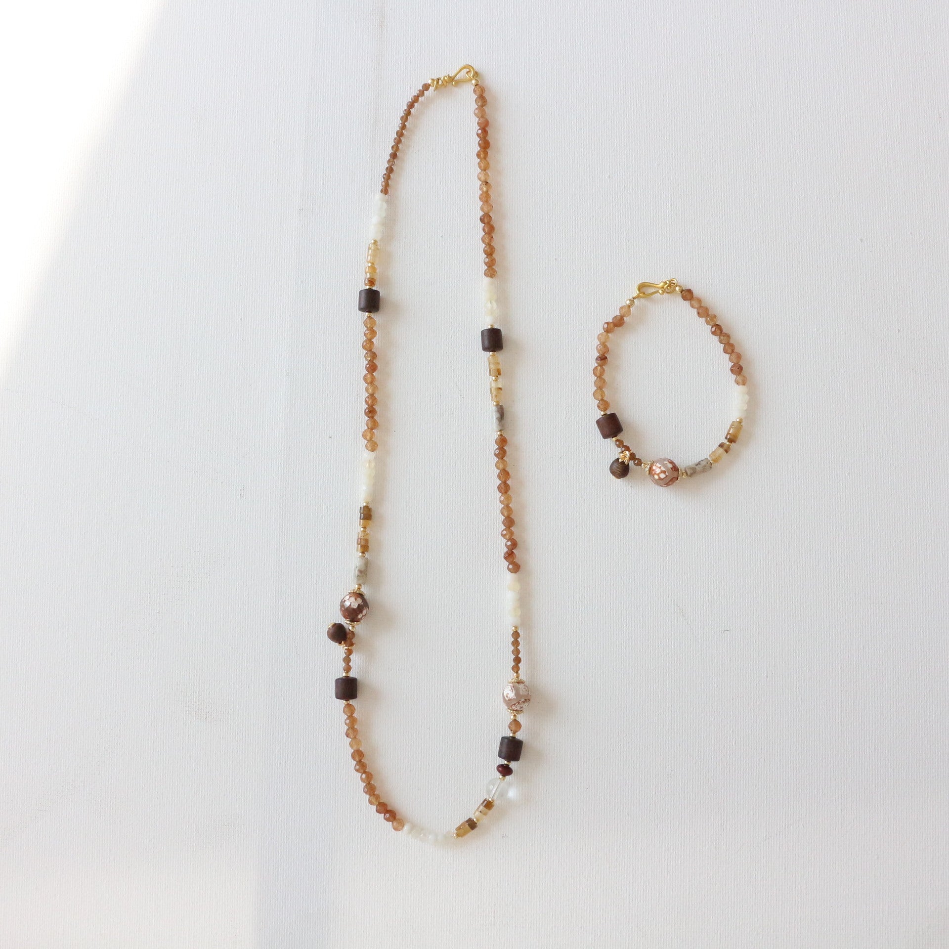 Jekira Sandalwood & Agate Jewelry Set