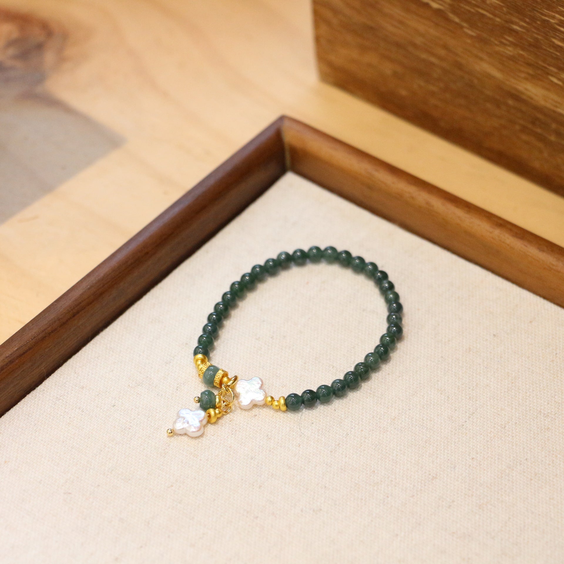 Jekira Clover Jade & Baroque Pearl Bracelet