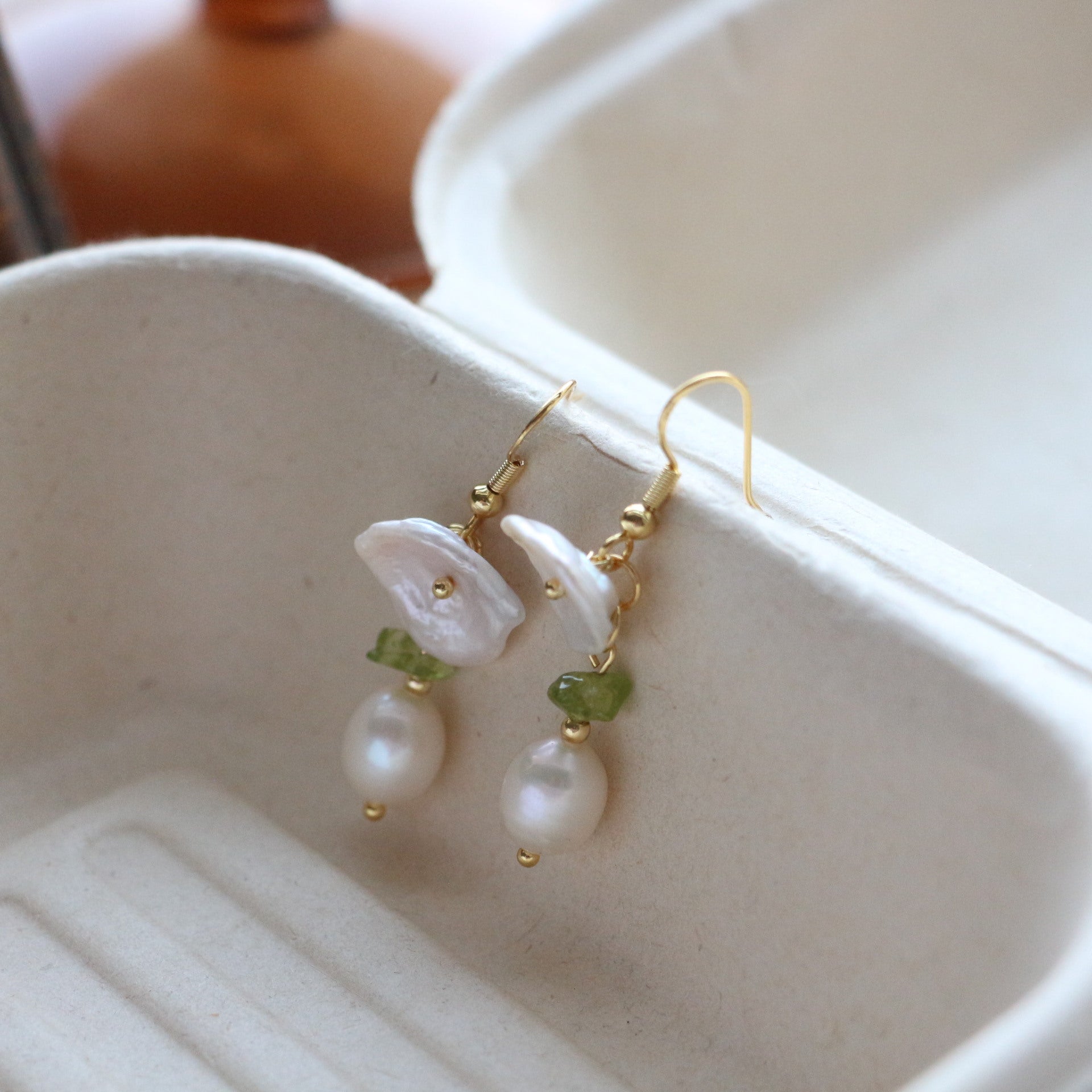 Jekira Green Gemstone & Baroque Pearl Jewelry Set (Necklace+Earrings)
