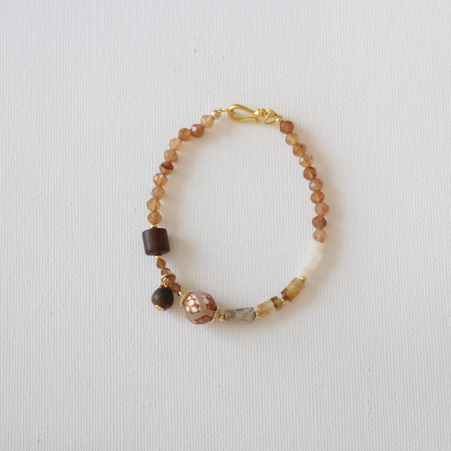 Jekira Sandalwood & Agate Jewelry Set