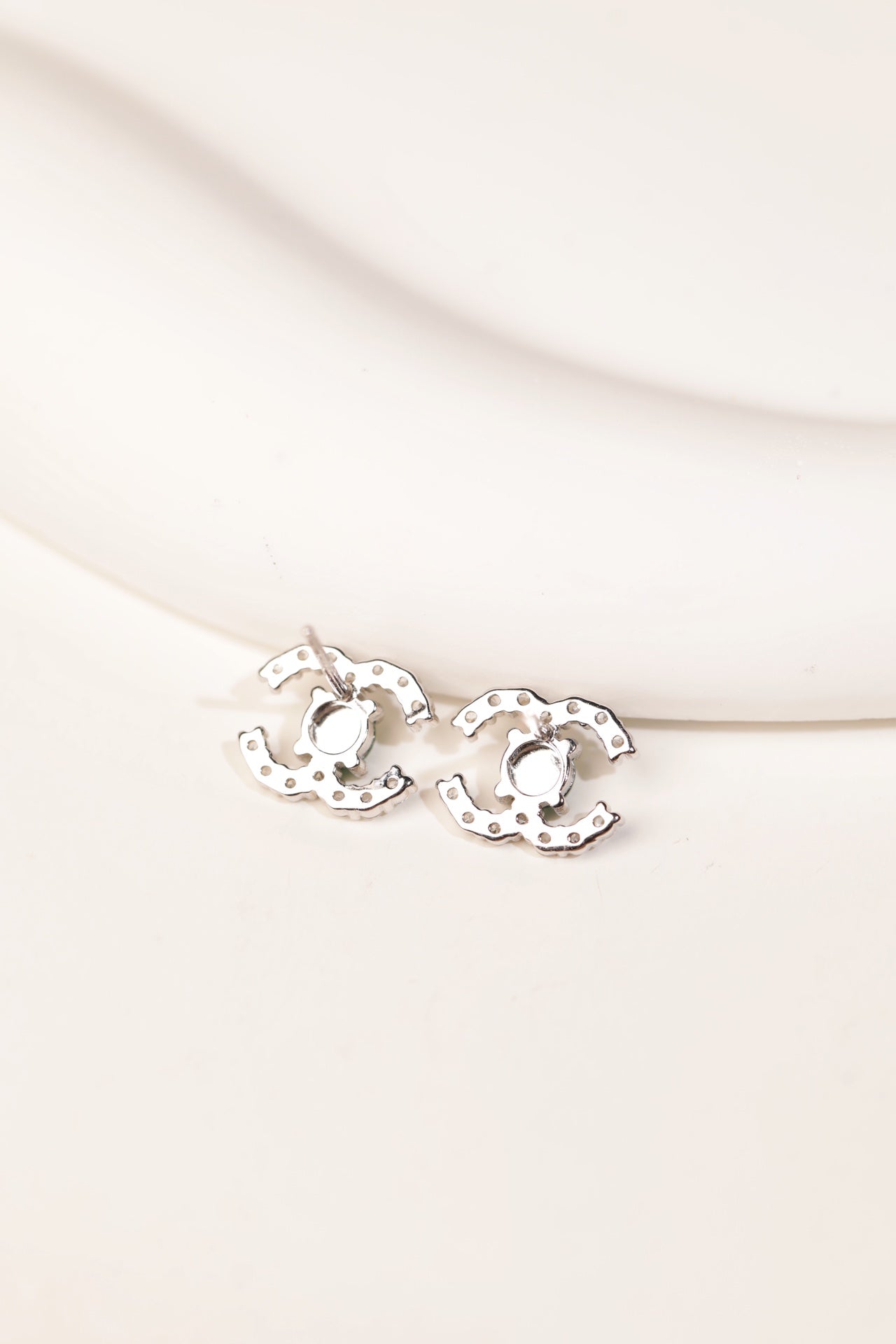 C-Shaped Green Jade Stud Earrings | Jekira