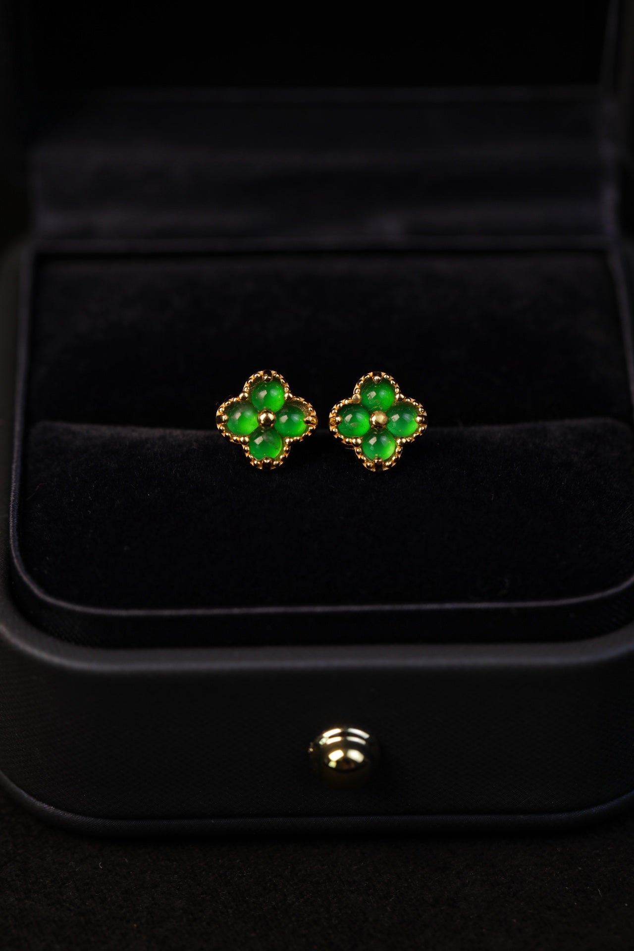 Lucky Clover Jade Stud Earrings in Gold | Jekira