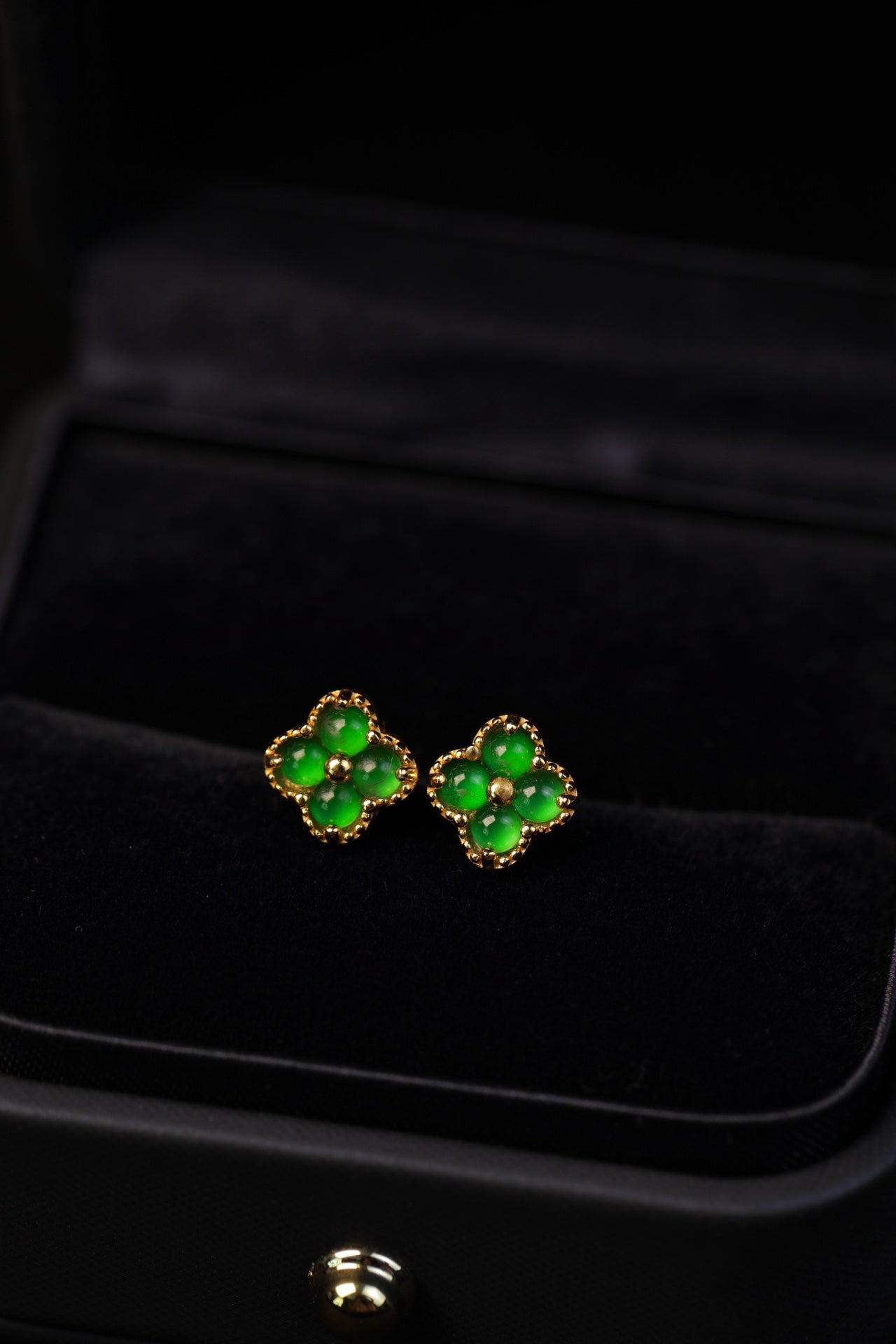 Lucky Clover Jade Stud Earrings in Gold | Jekira