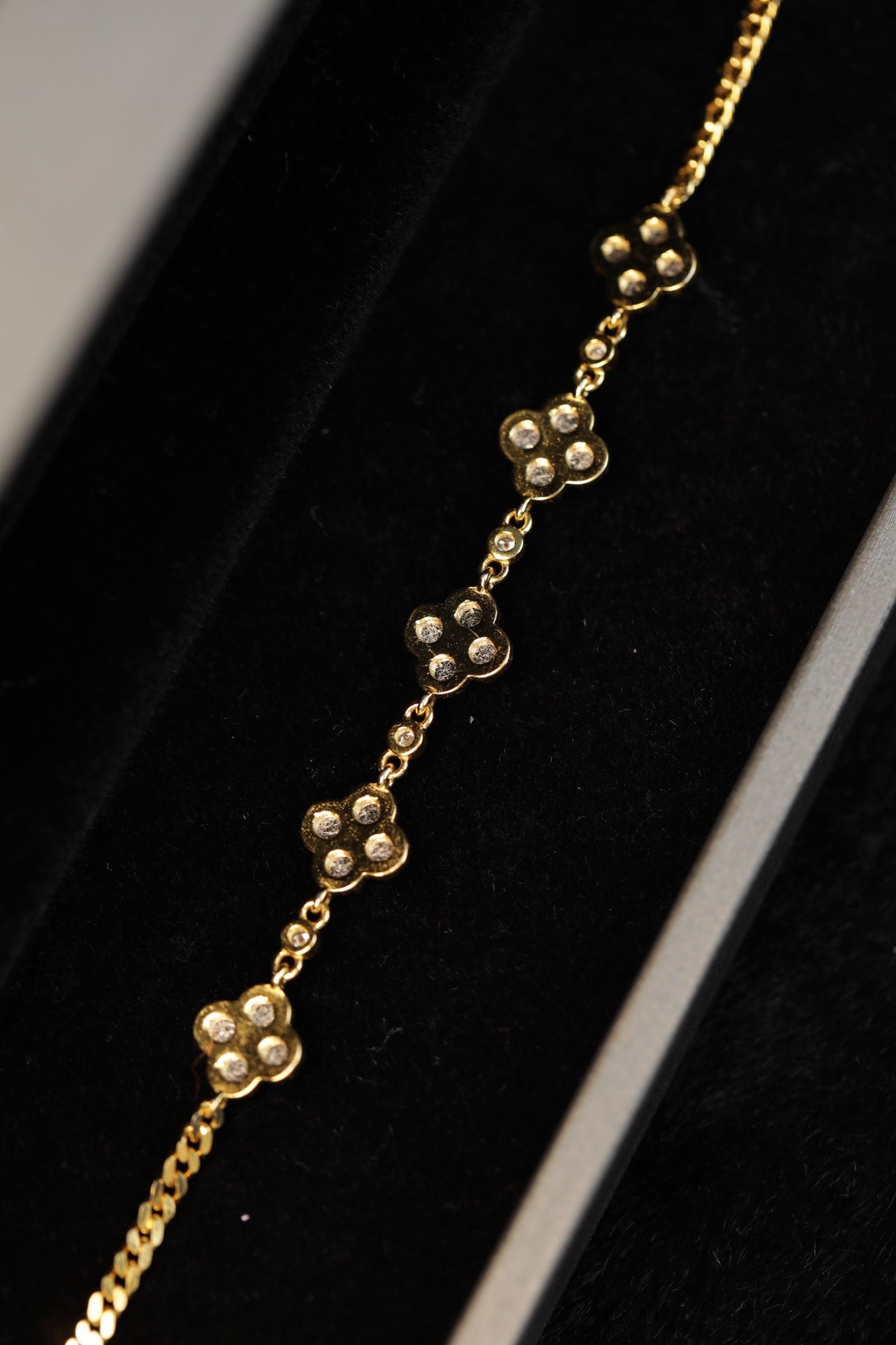 Golden Lucky Clover Jade Bracelet | Jekira