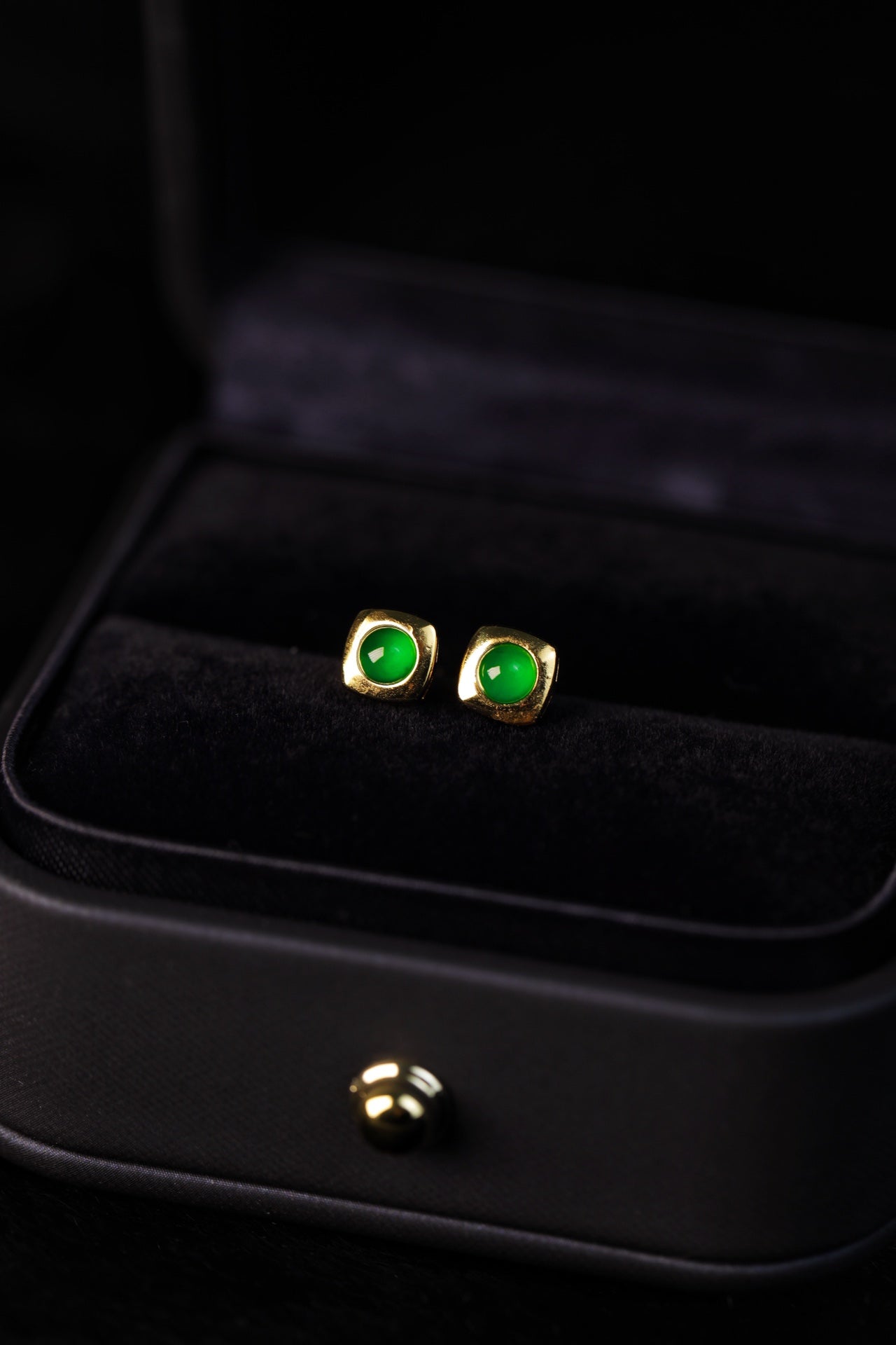 Minimalist Square Jade Stud Earrings in Gold | Jekira