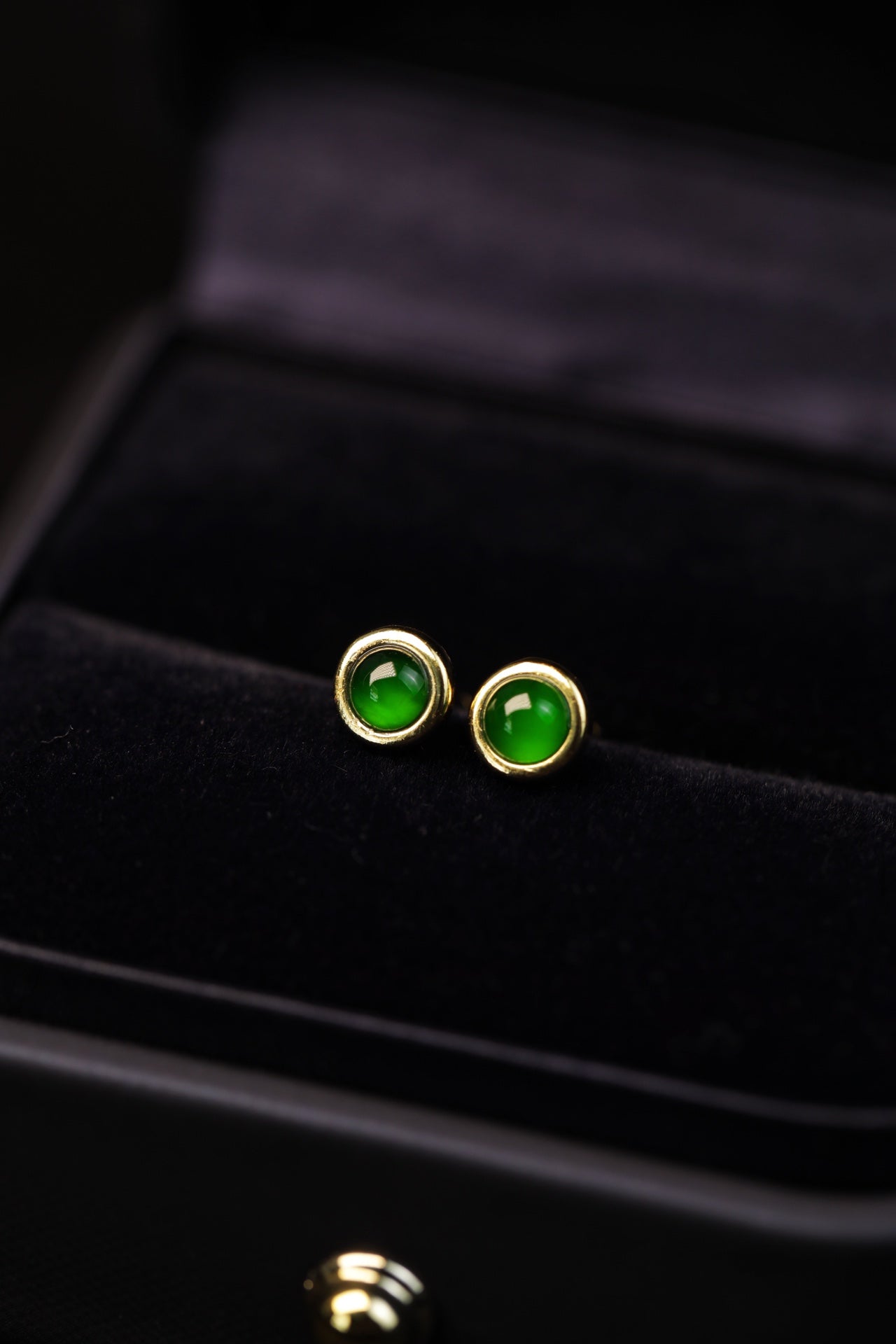 Minimalist Square Jade Stud Earrings in Silver | Jekira