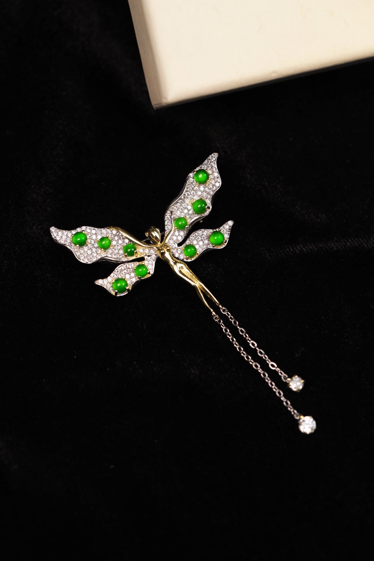 Fairy Jade Tassel Brooch | Jekira
