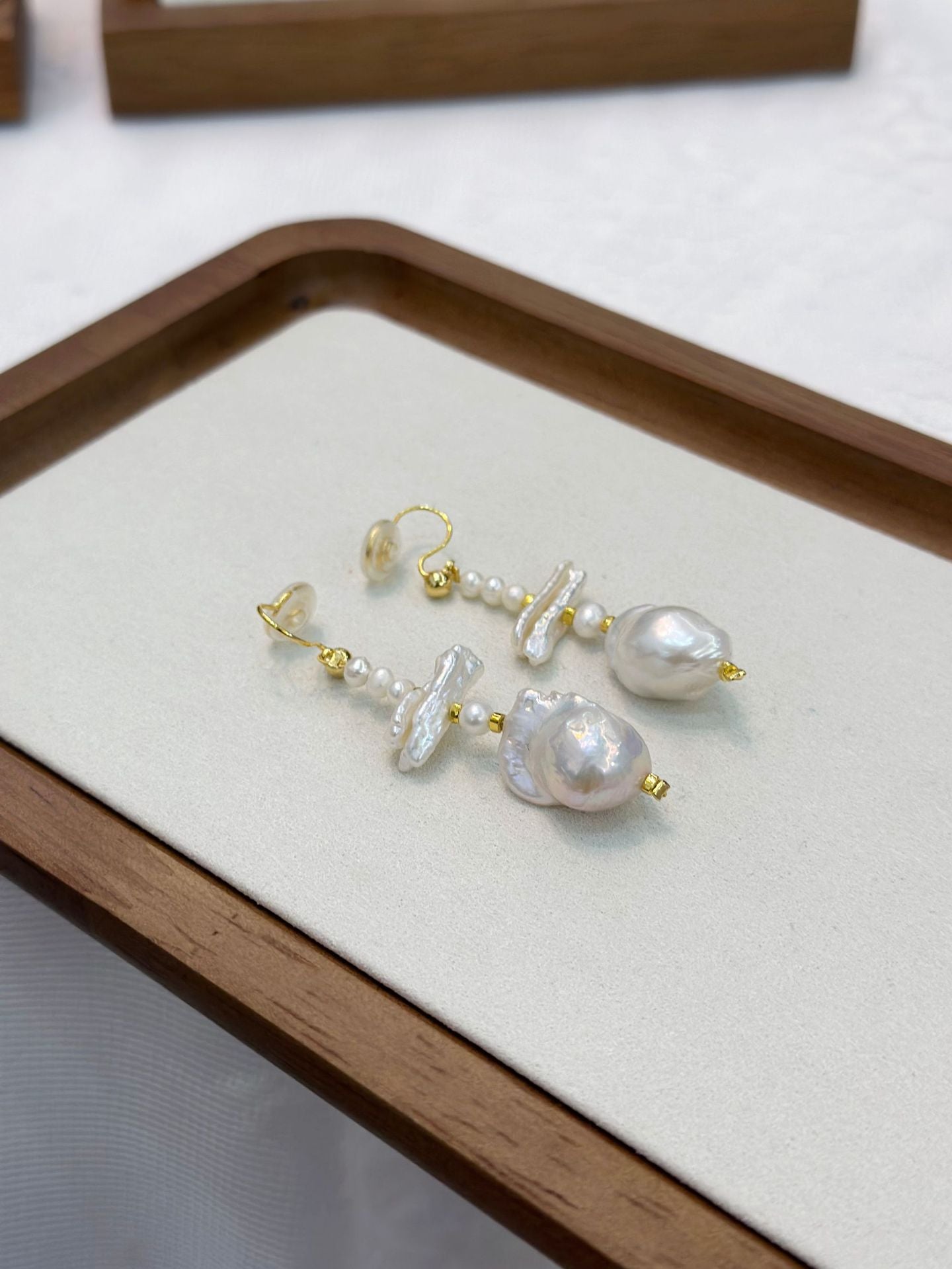 Jekira Baroque Pearl Short Ear Clips – 18K Gold-Plated